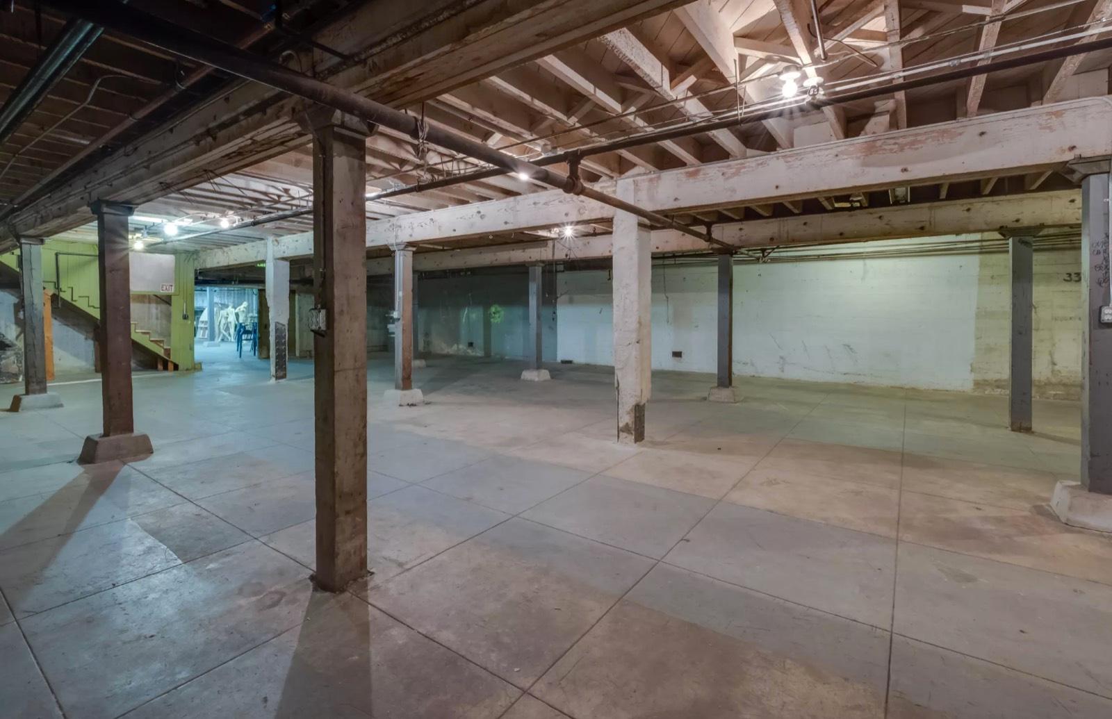 Downtown Basement Studio — photo 5