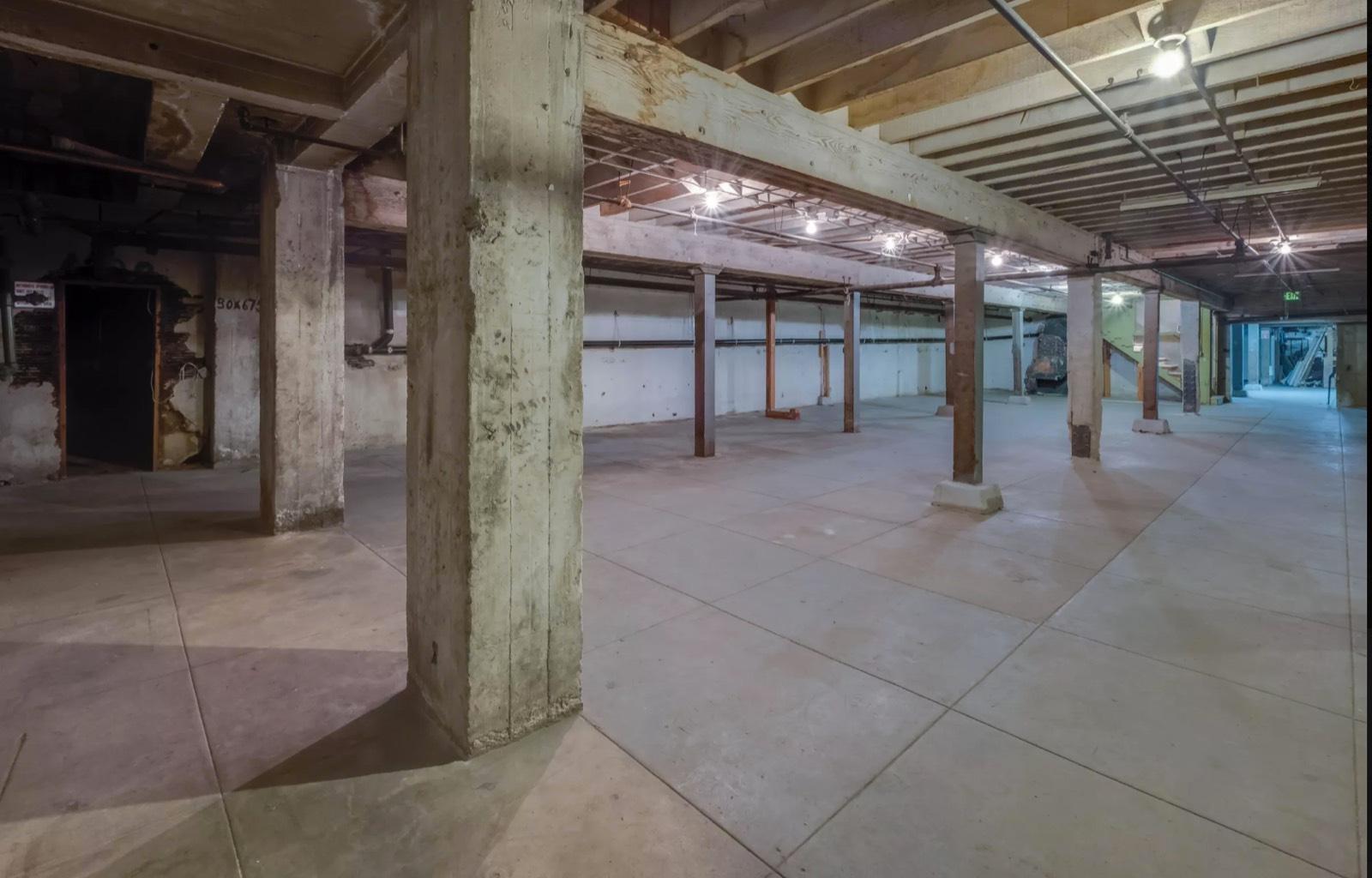 Downtown Basement Studio — photo 7