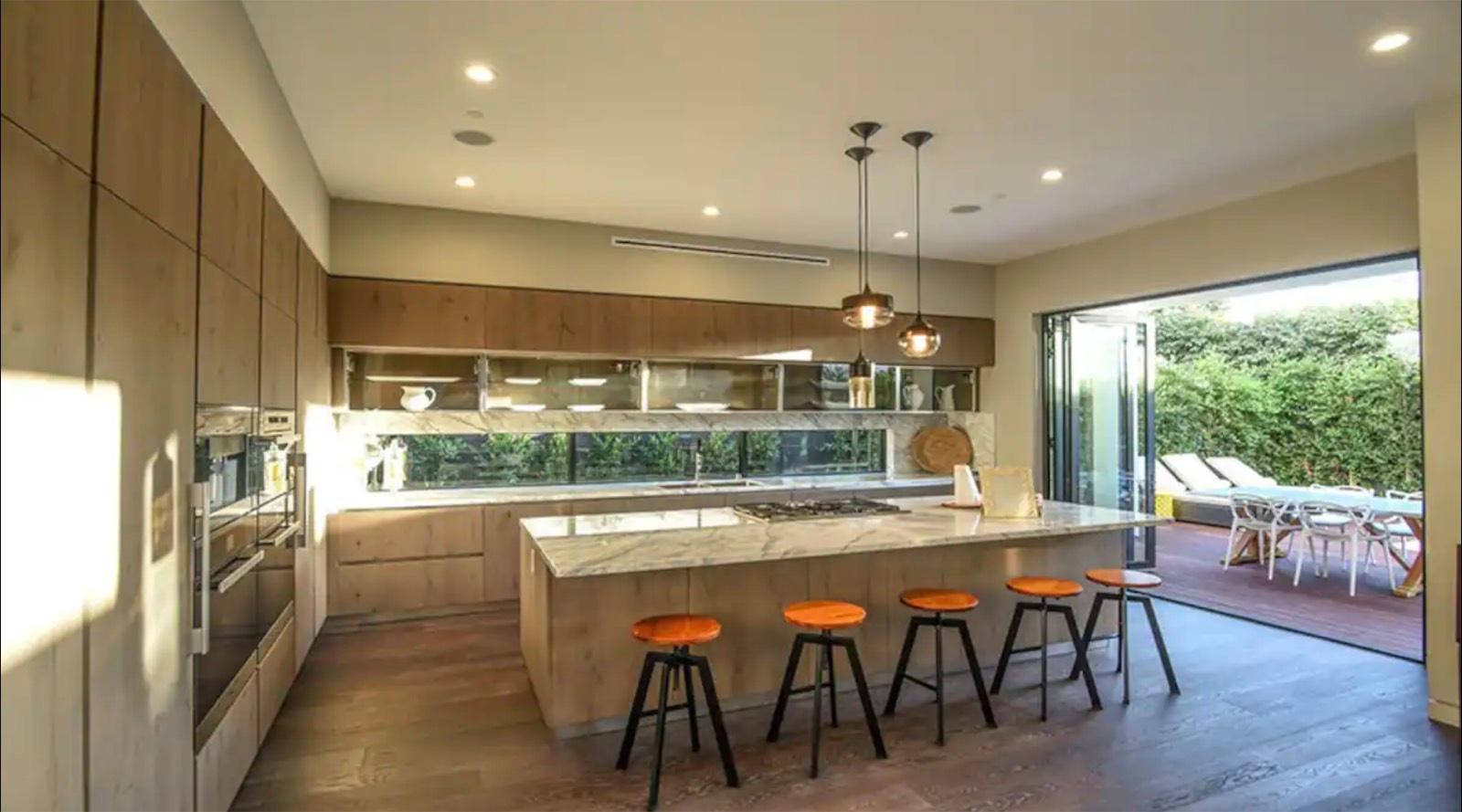 D's 21st Century Modern — photo 12