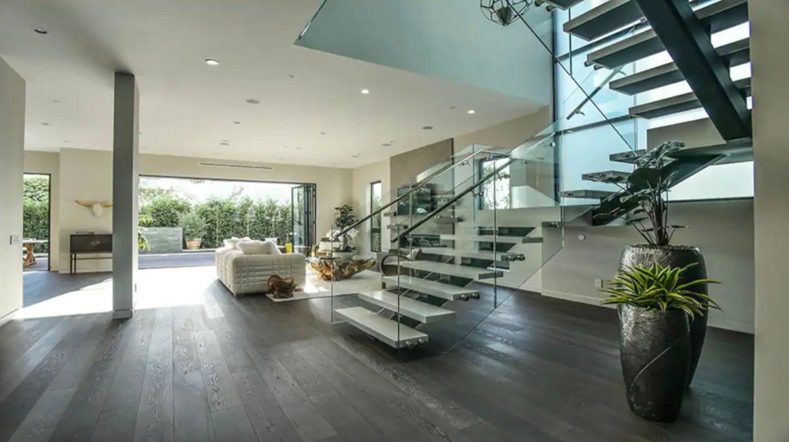 D's 21st Century Modern — photo 6