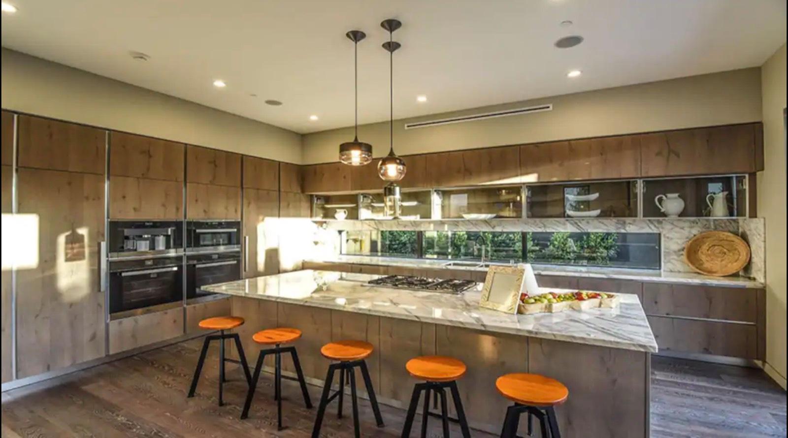 D's 21st Century Modern — photo 10