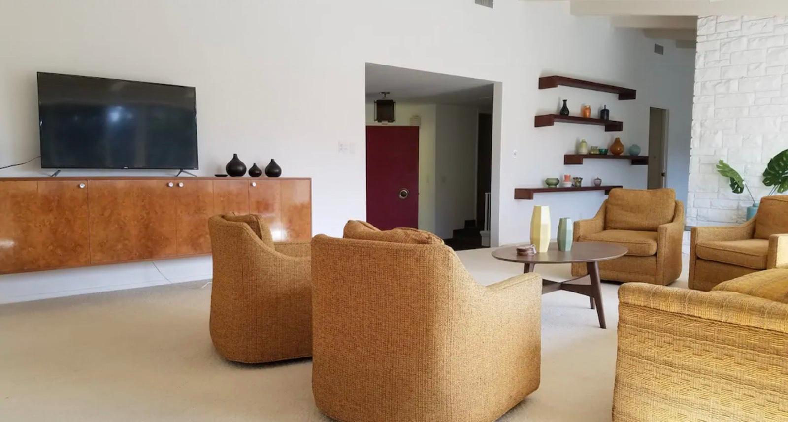 D's 70s Home — photo 3
