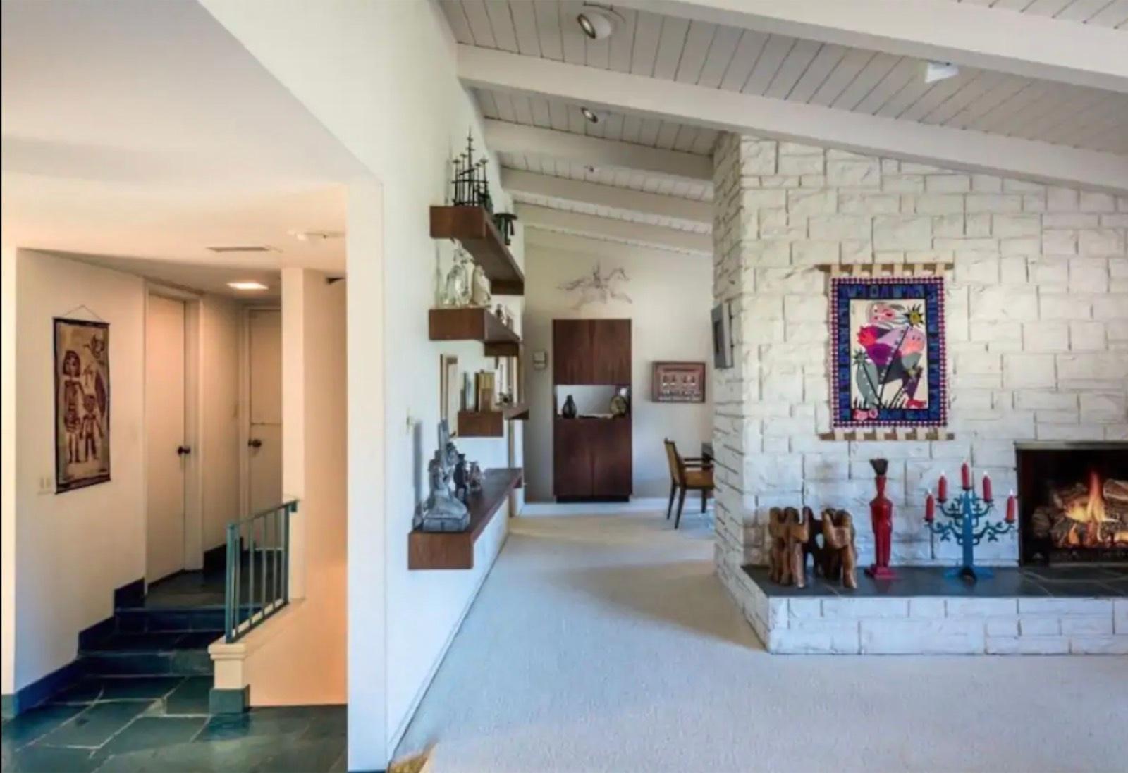 D's 70s Home — photo 4