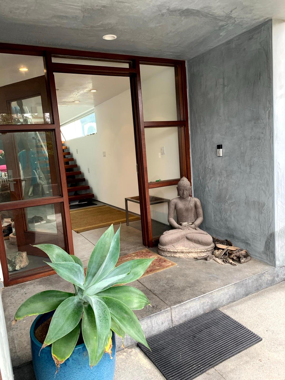 D's Beachfront Modern Stunner — photo 5