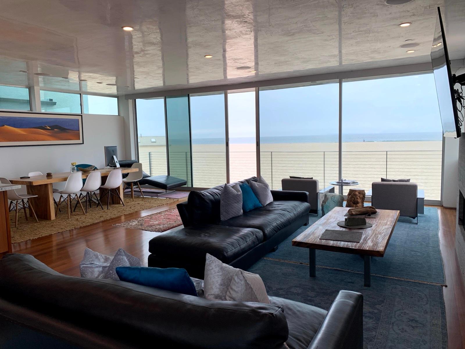 D's Beachfront Modern Stunner — photo 1