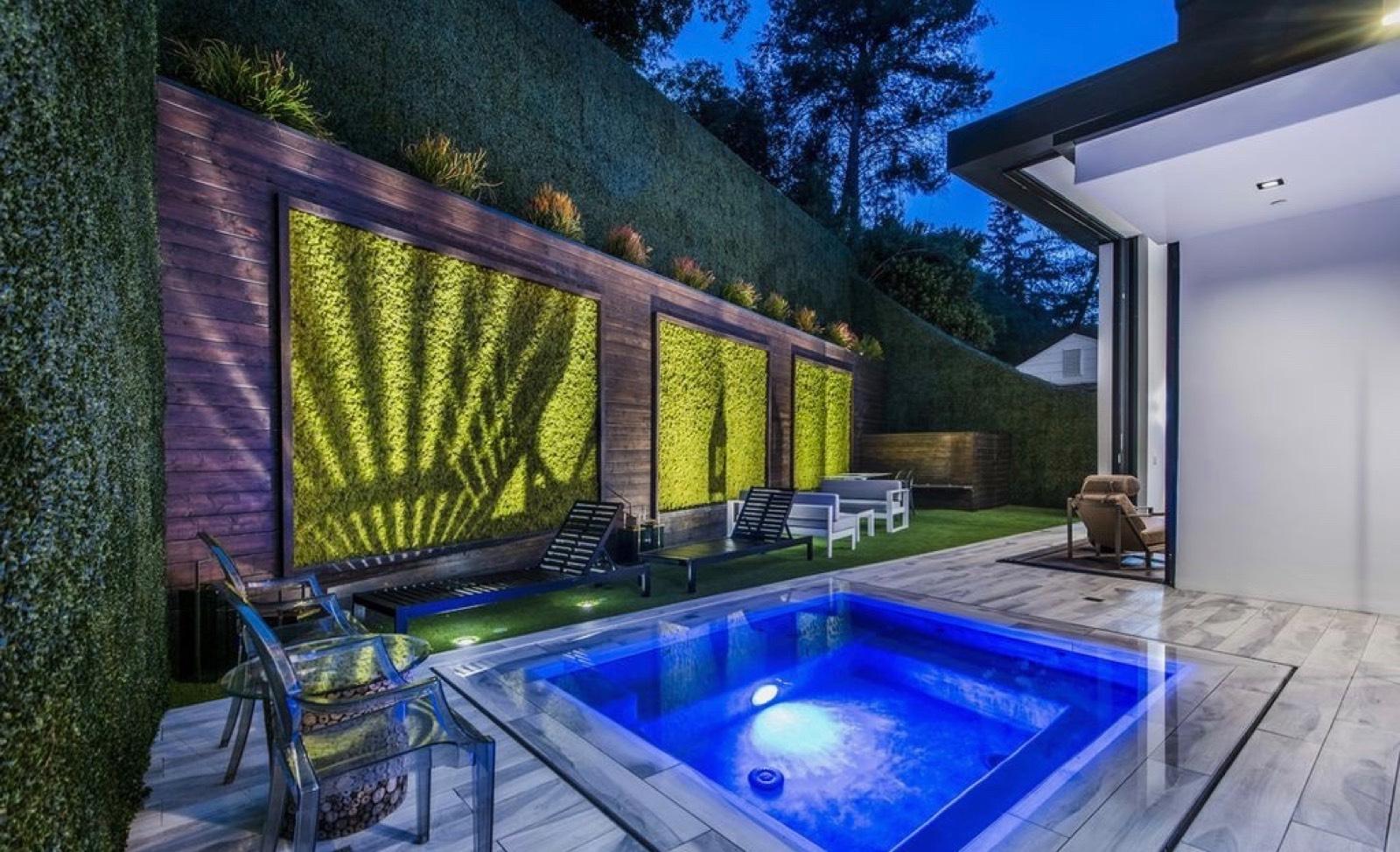 D's Beverly Hills — photo 7