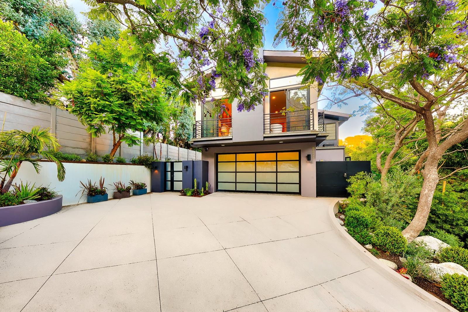 D's Casa Beverly Hills — photo 2