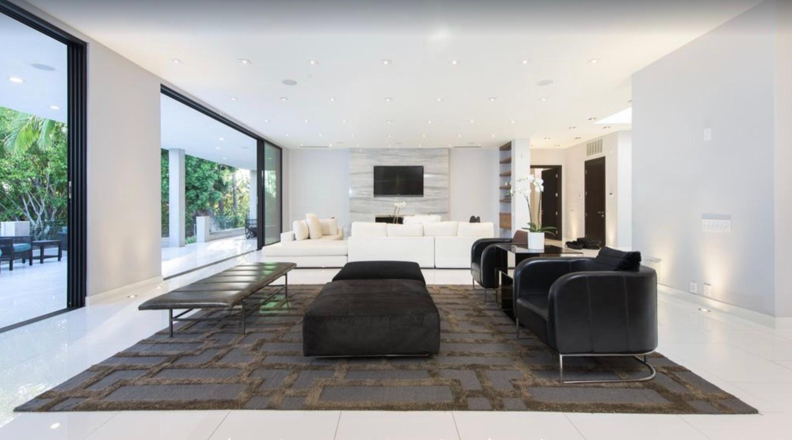 D's Hills Tennis Mansion — photo 12
