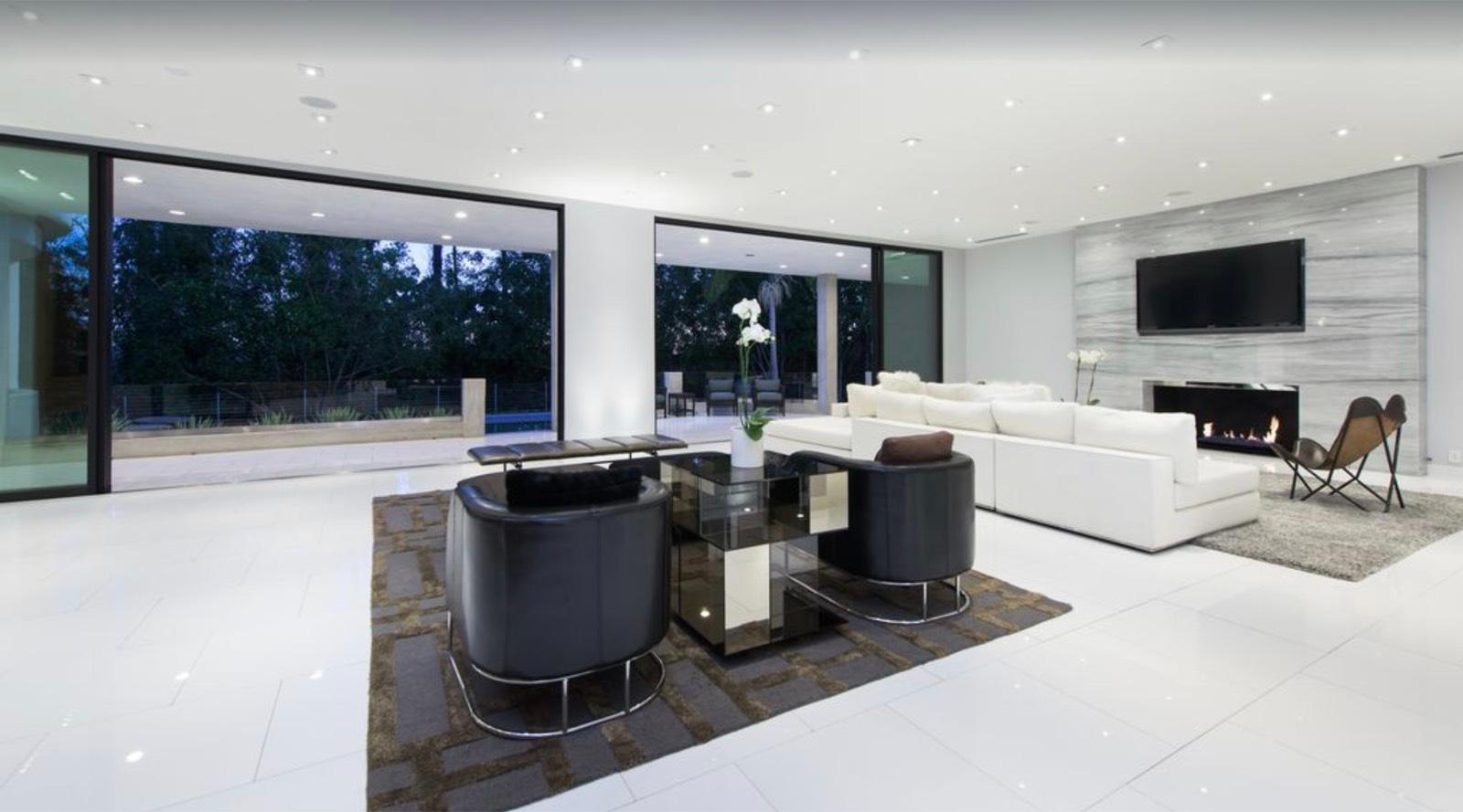 D's Hills Tennis Mansion — photo 7