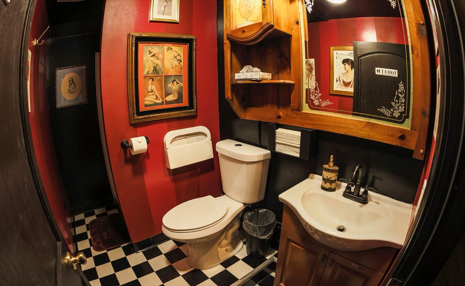 D's Magic Esq Bar- — photo 9