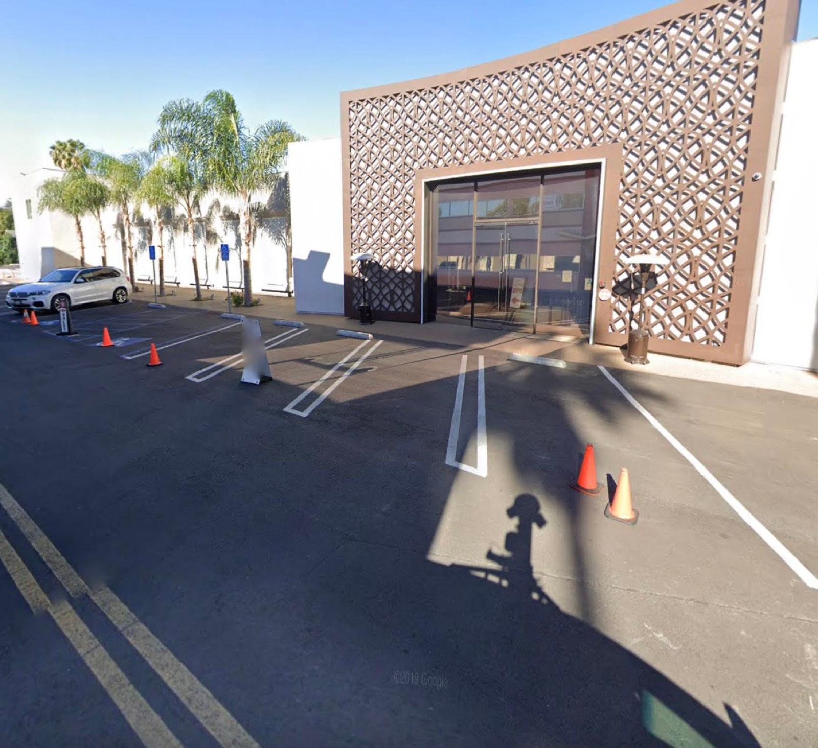 D's Modern Ballroom — photo 11