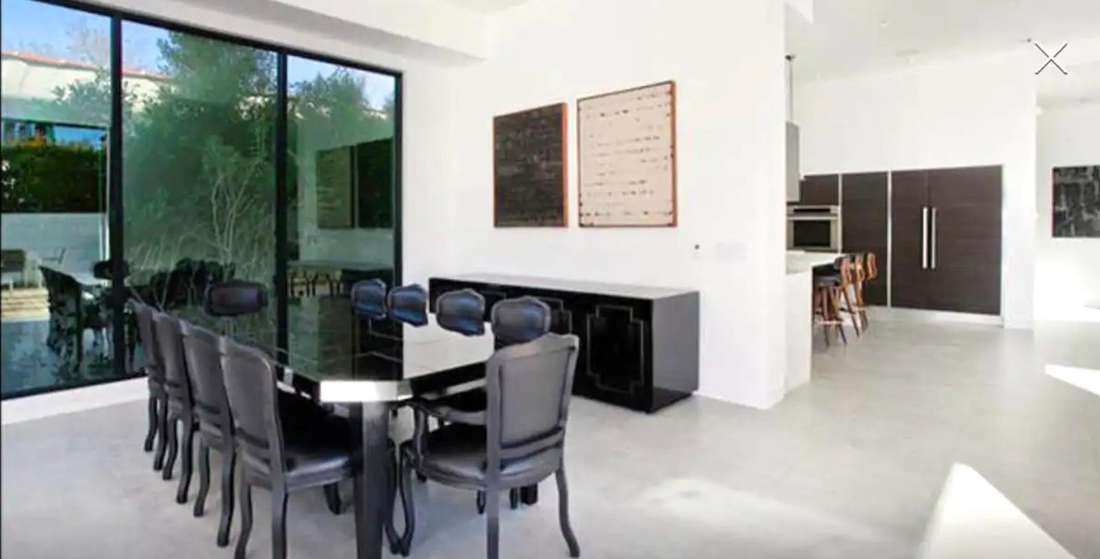 D's Modern City Villa — photo 8