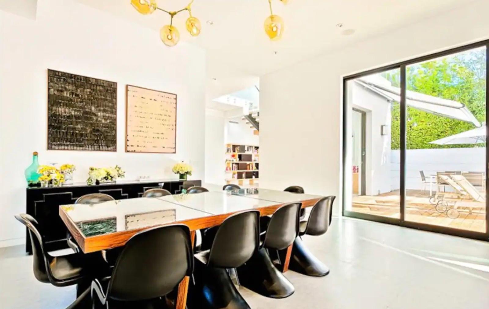 D's Modern City Villa — photo 9