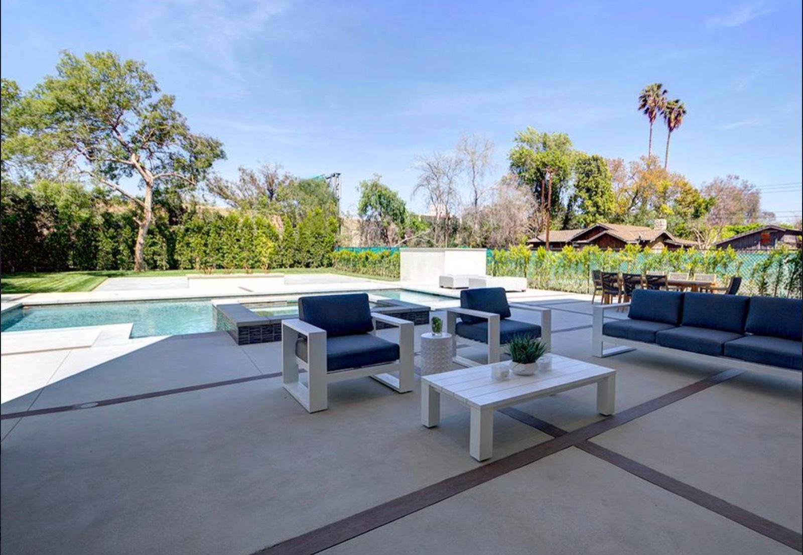 D's Studio city K house — photo 4
