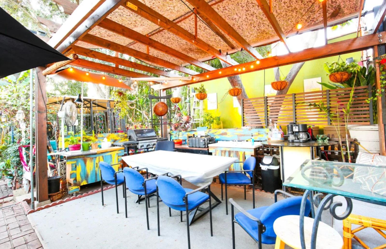 D's Tropical Tiki Garden — photo 10