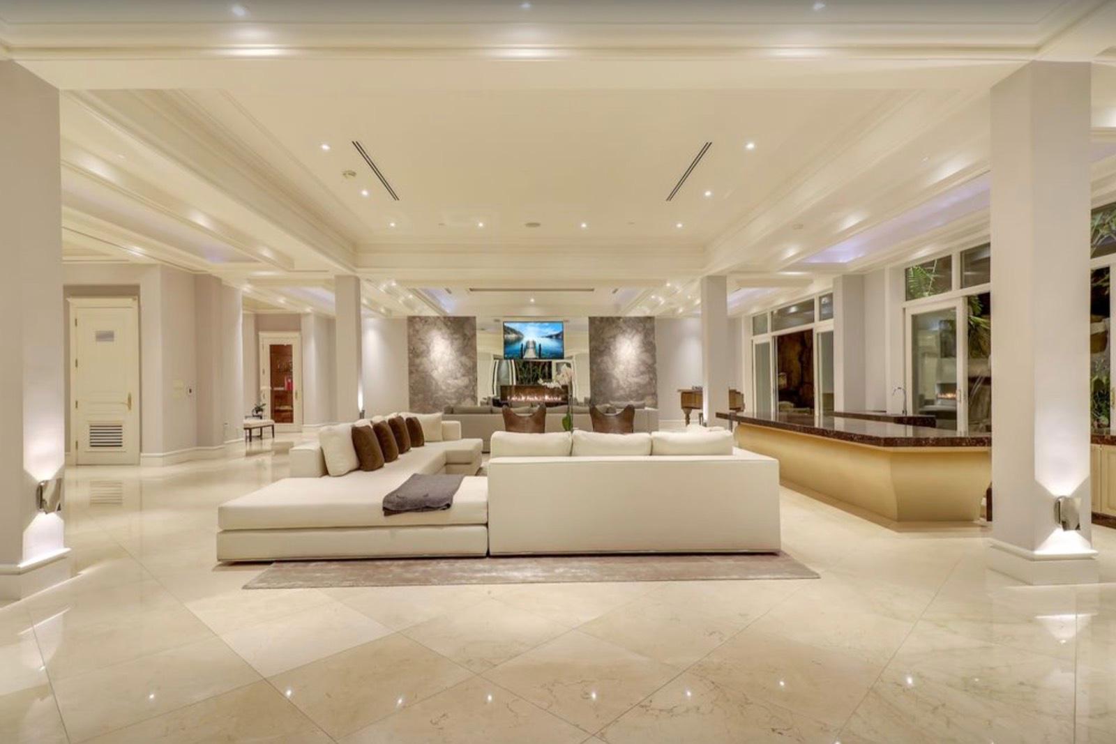 D's Trousdale House — photo 2