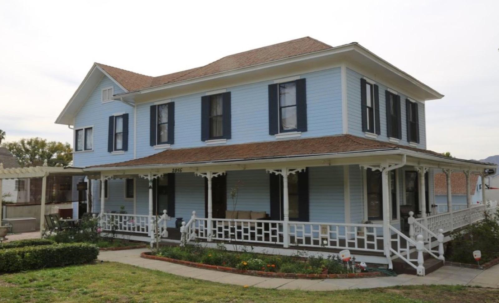 D's Victorian House — photo 3