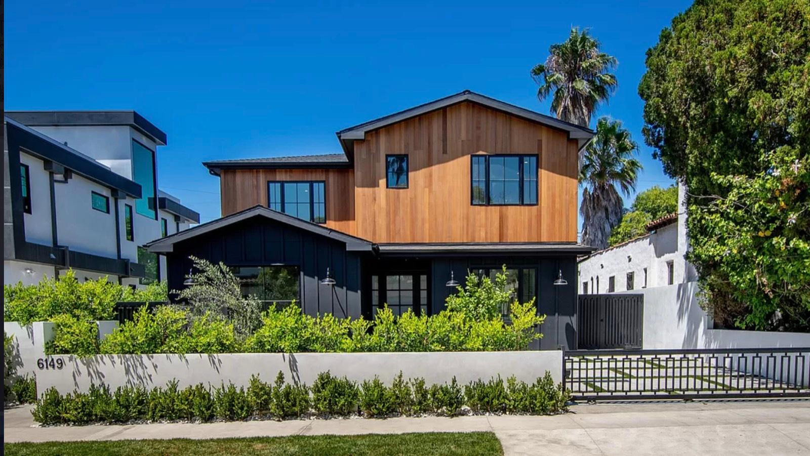 D's West Farmhouse — photo 1