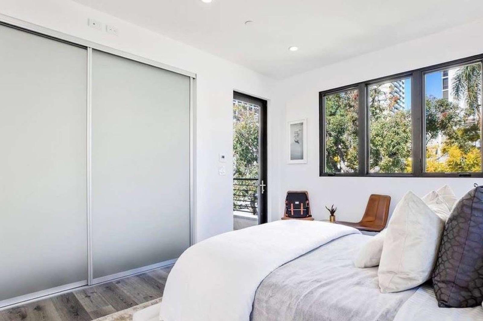 D's WestLA Villa — photo 4