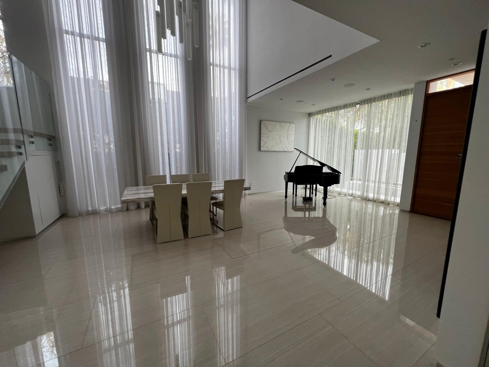 DT's White Shiny Modern — photo 6