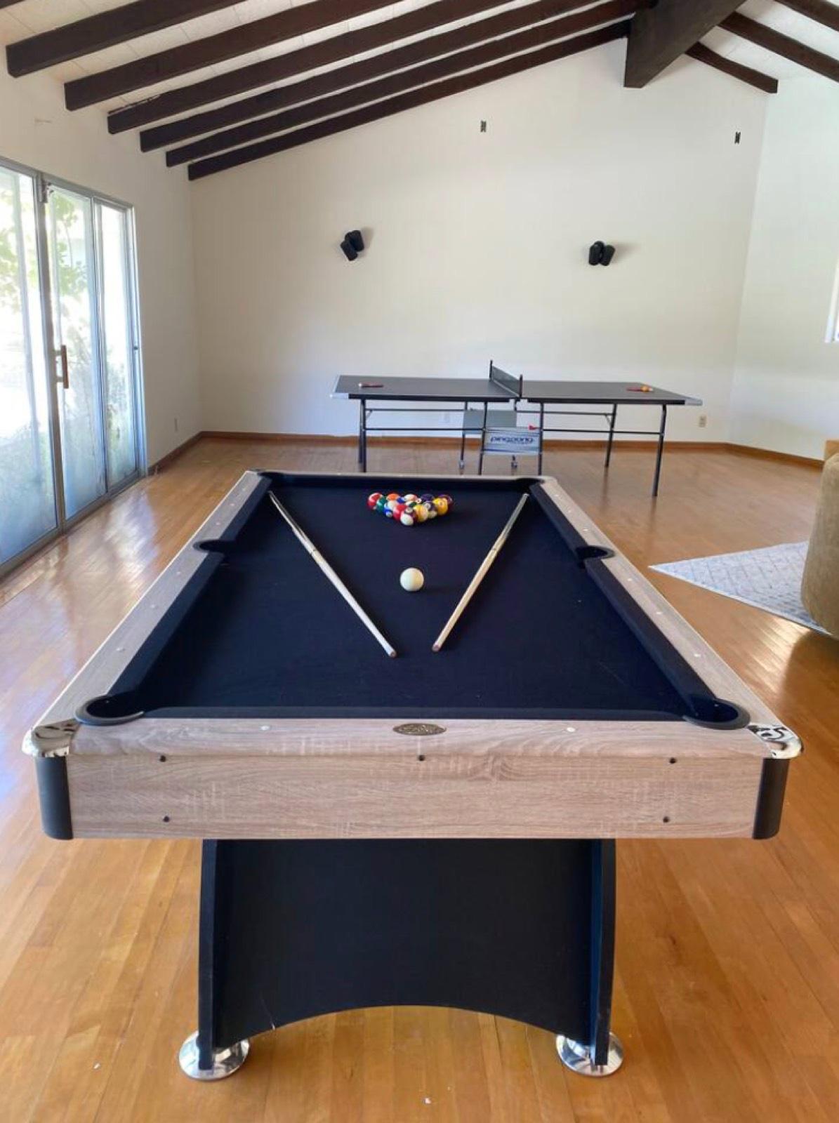 E's Encino Hills Villa — photo 1