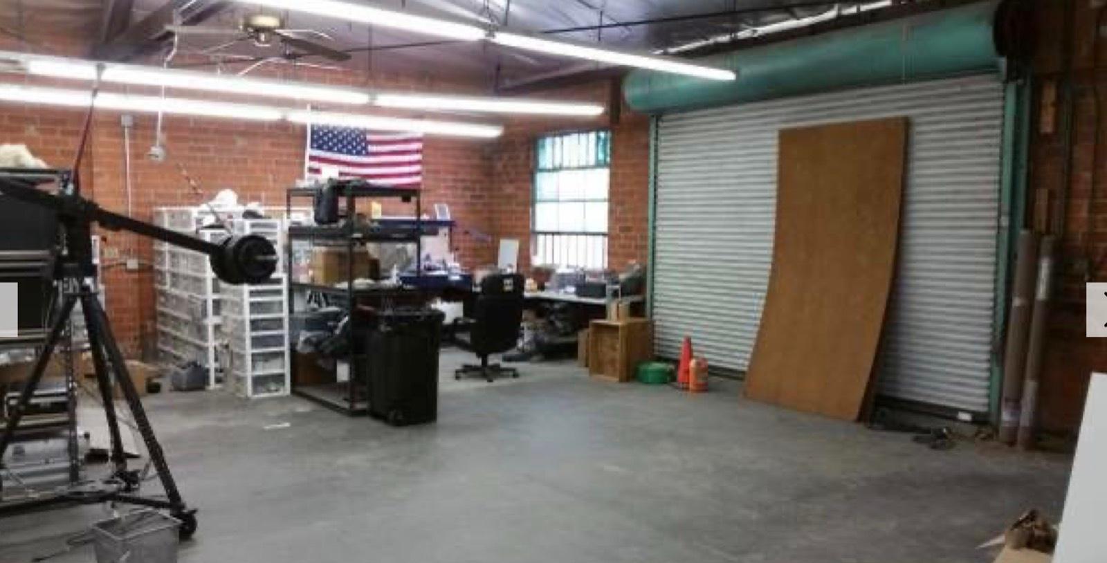 E's Great White Studio — photo 1