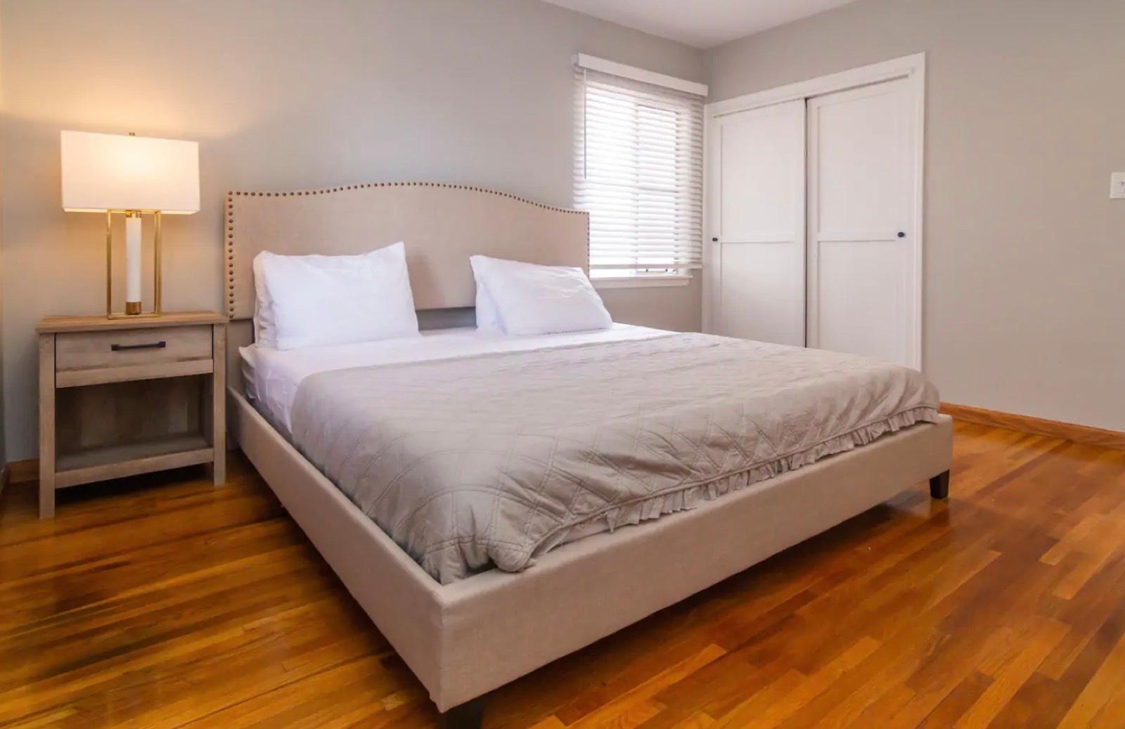 E's NOHO bungalow — photo 10