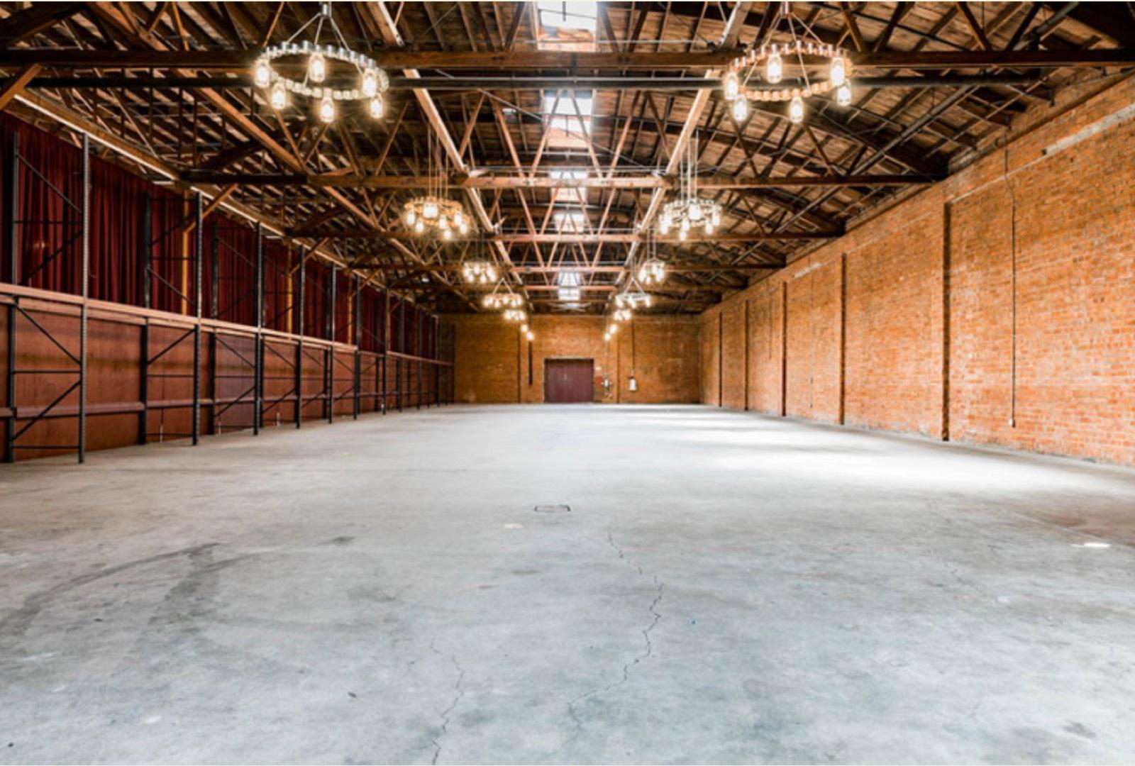 E's Warehouse — photo 4