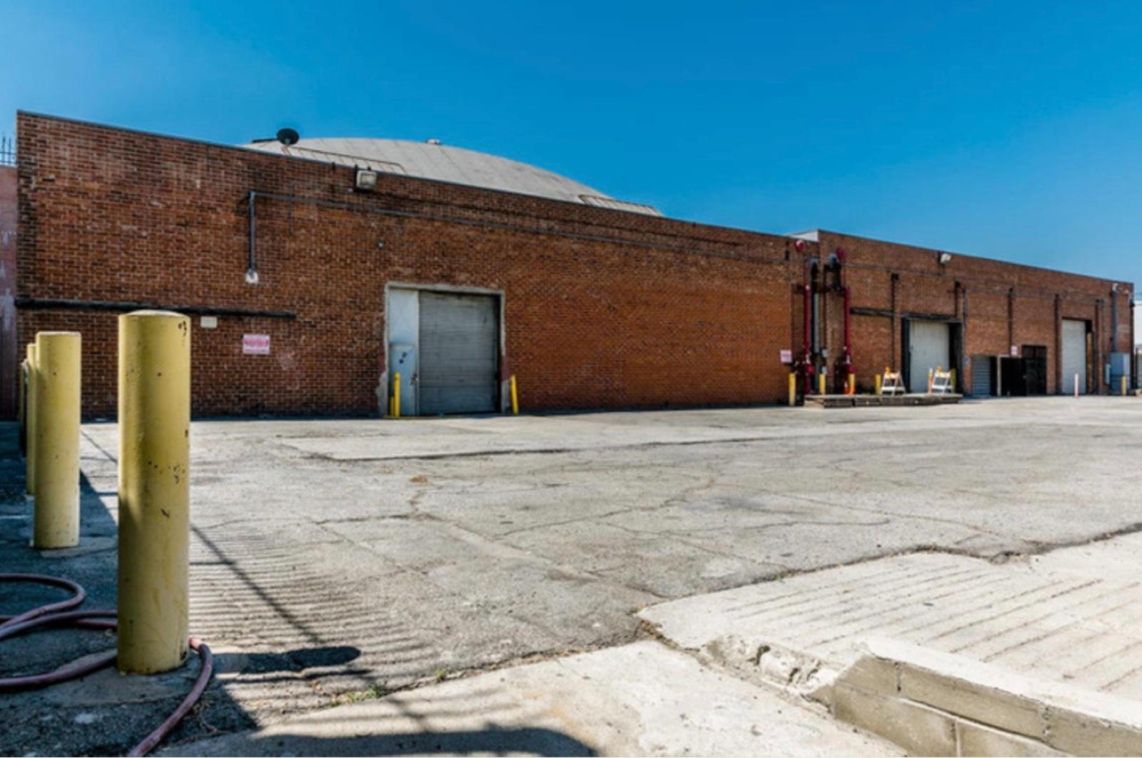 E's Warehouse — photo 7