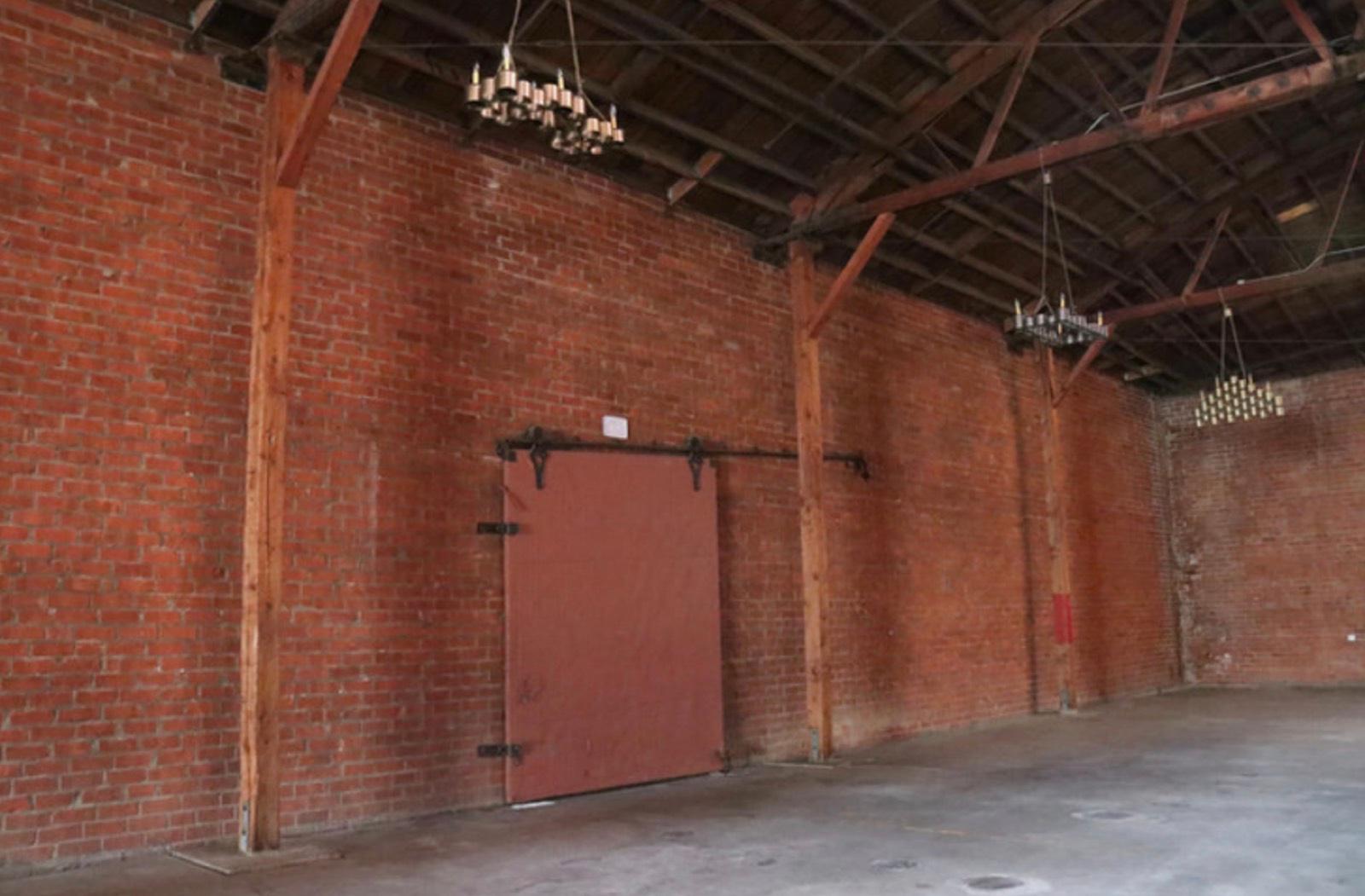 E's Warehouse — photo 8