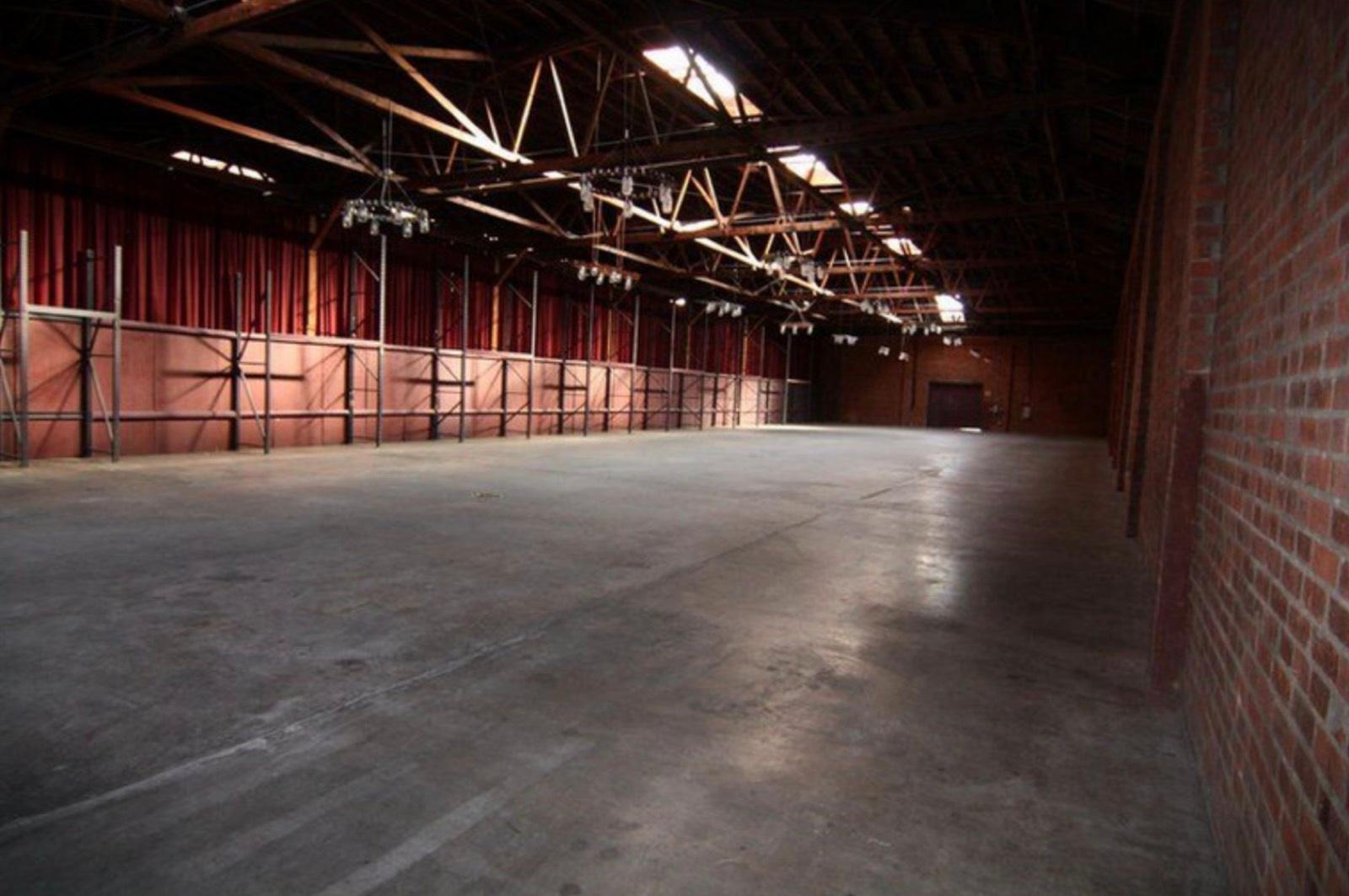 E's Warehouse — photo 11