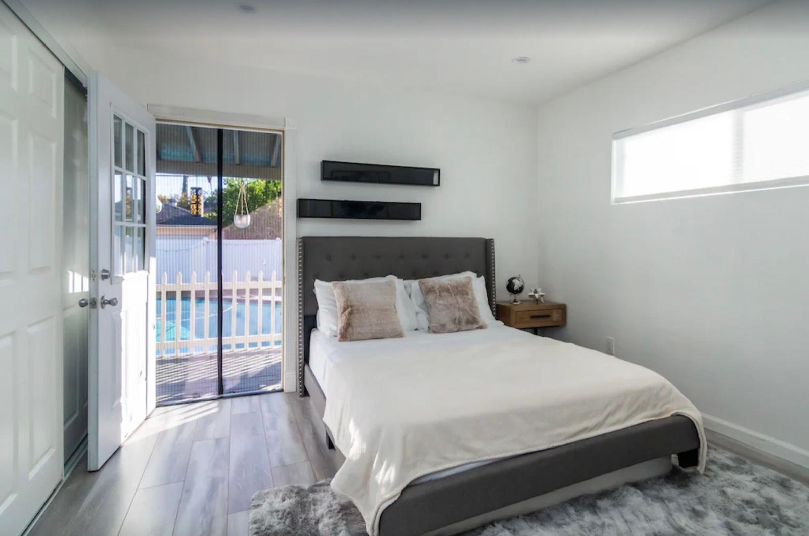 EH's Classic Traditional Modern Home — photo 12