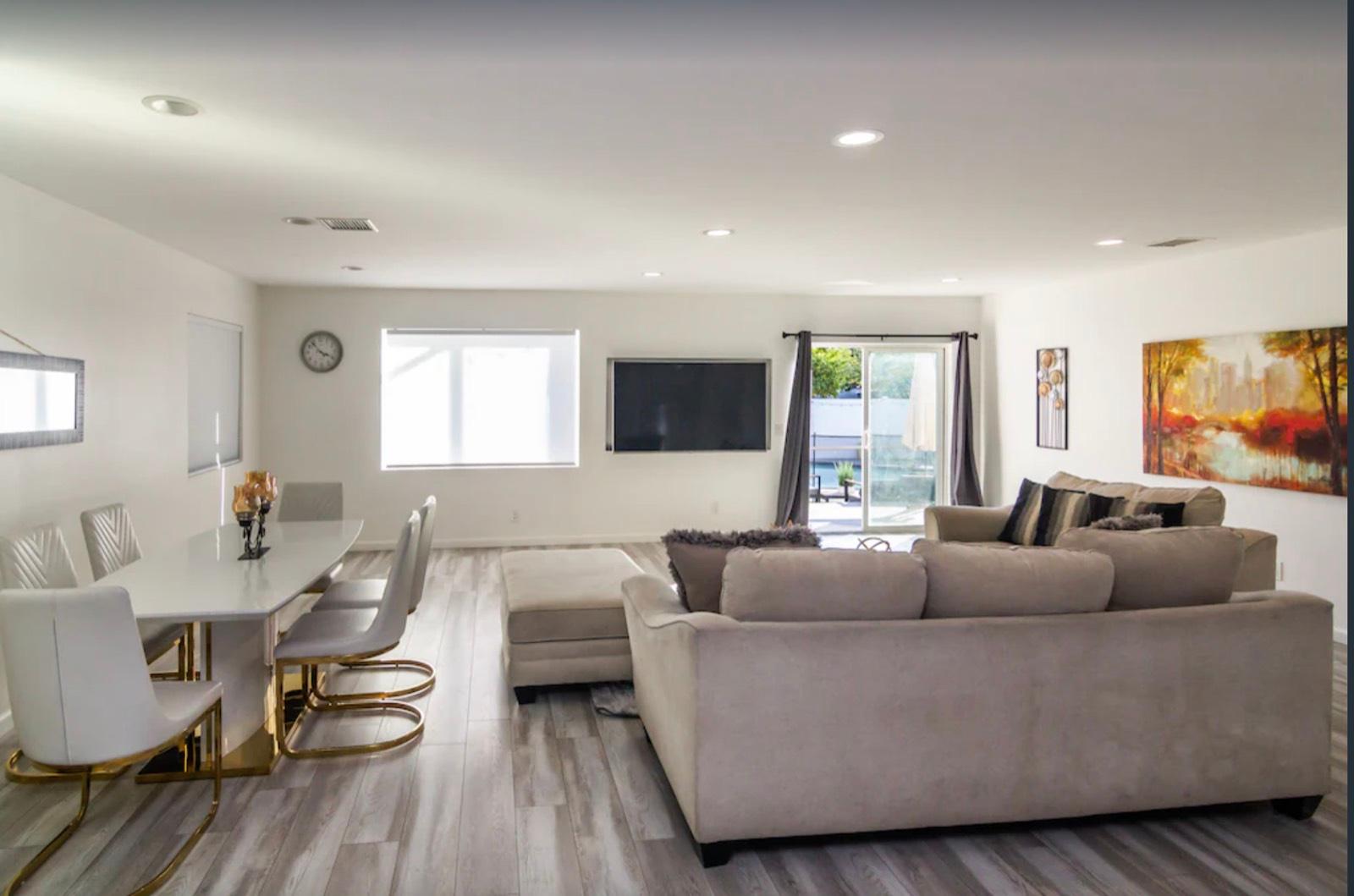 EH's Classic Traditional Modern Home — photo 10