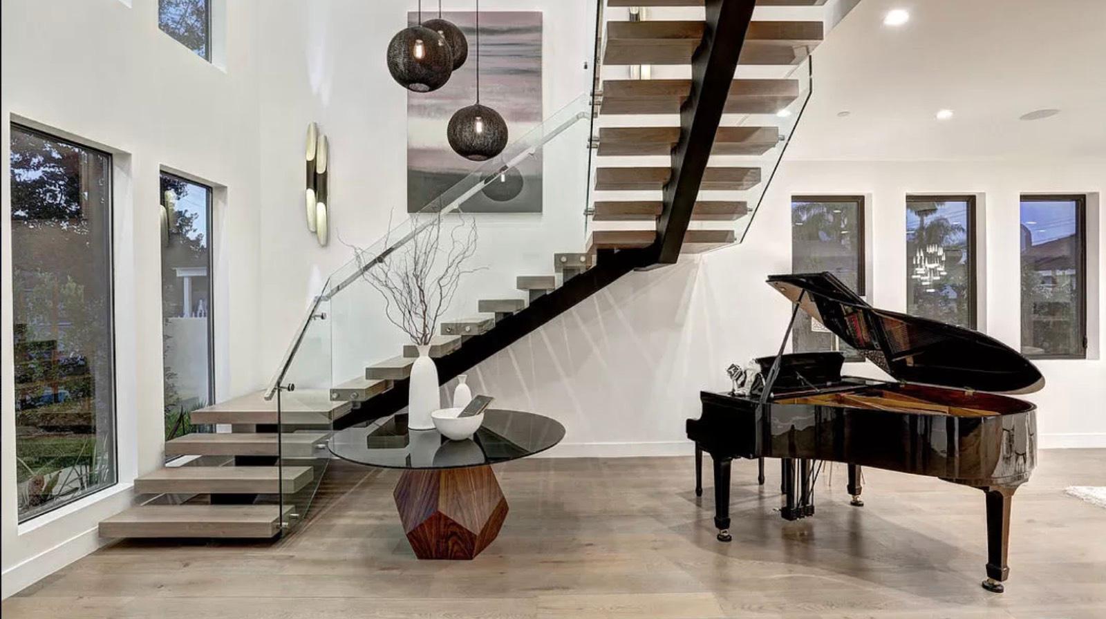 Encino 2 — photo 1