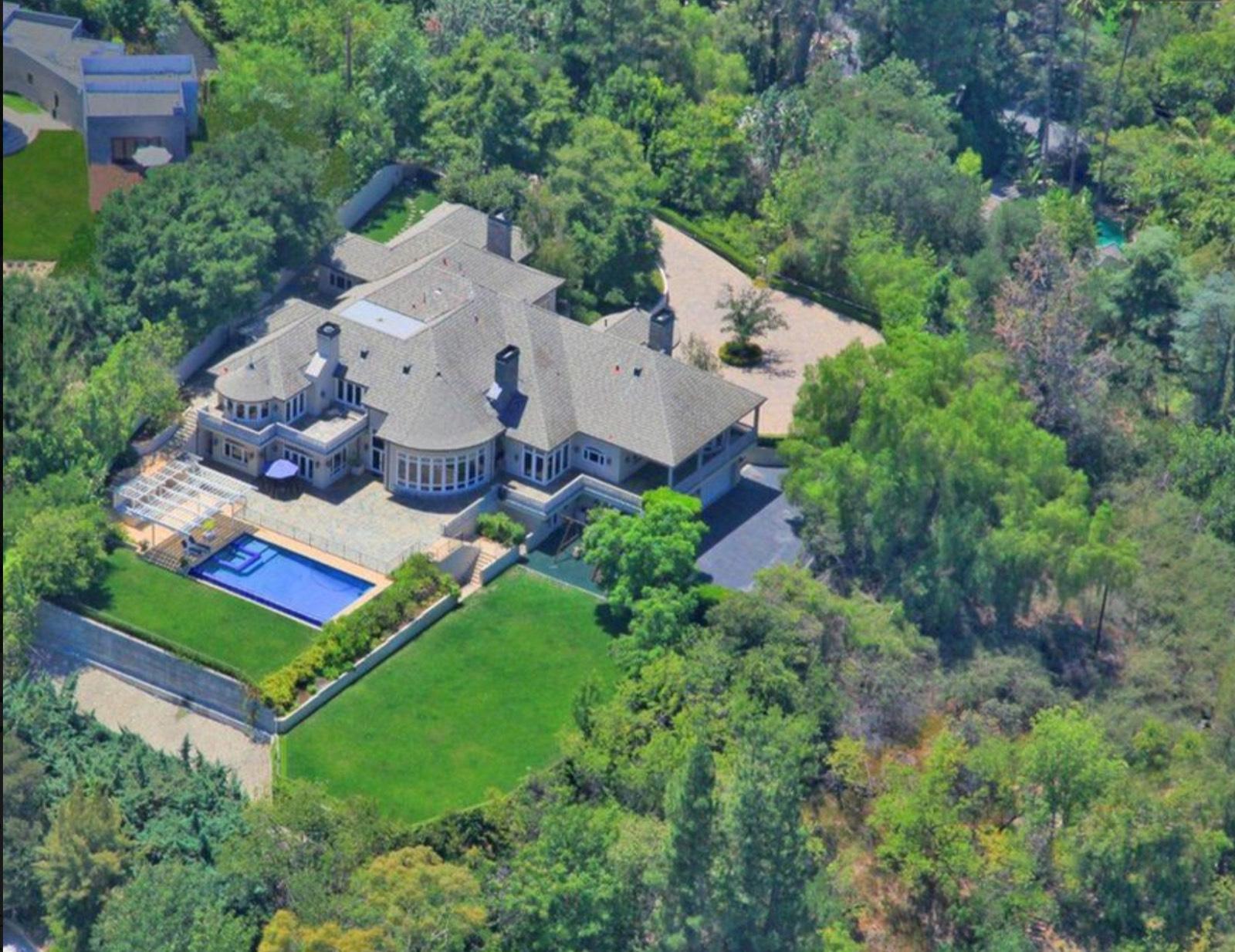 Encino Ave Mansion — photo 2