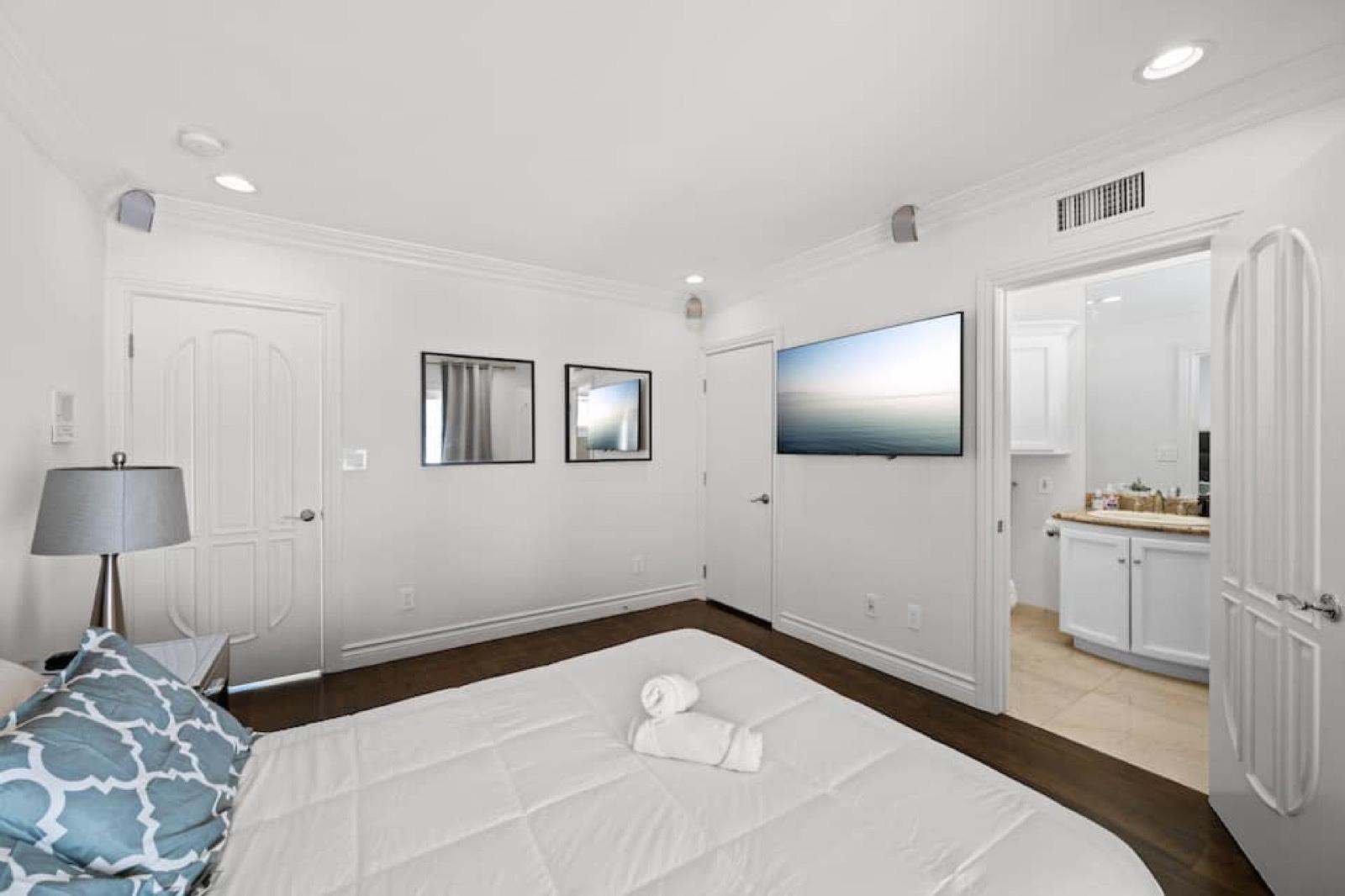 Encino Stylish Home — photo 7