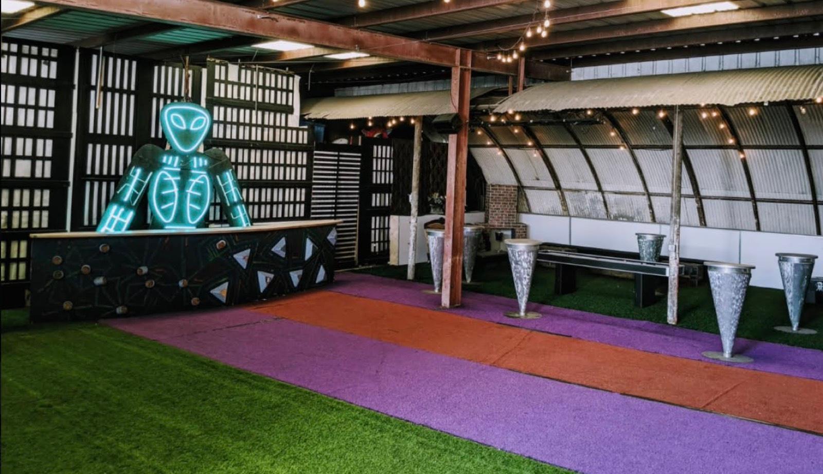 EP'S Colorful Event Studio — photo 9