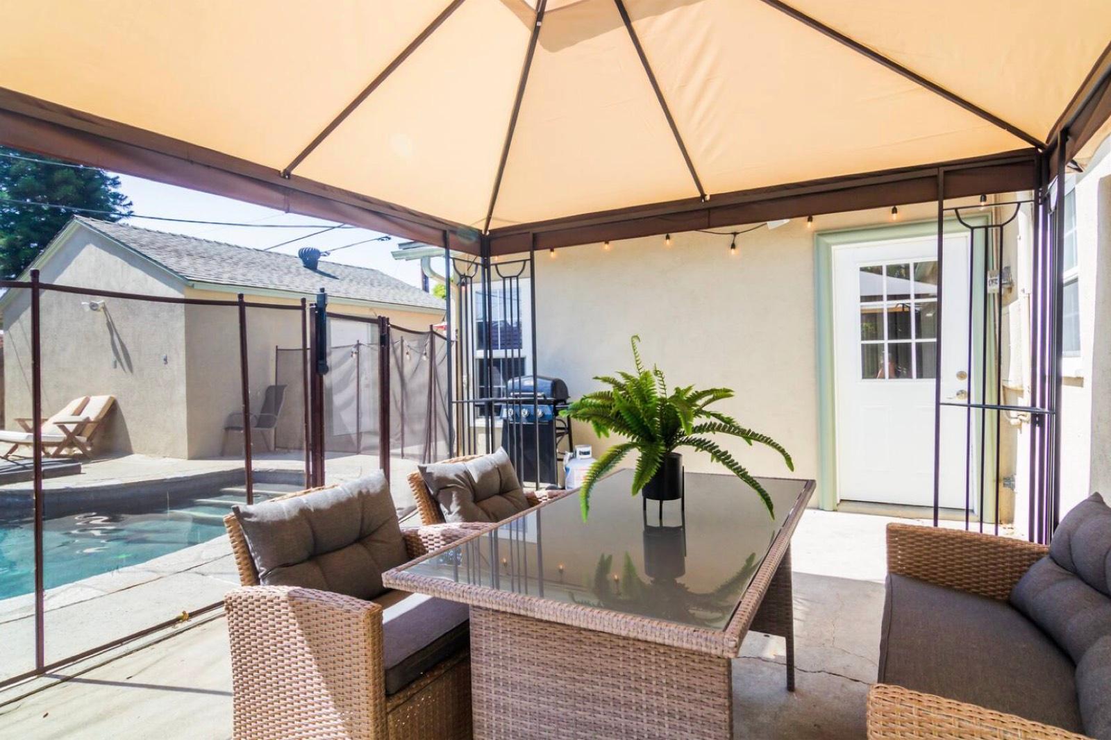 E's Classi LakeBalboa Home — photo 6