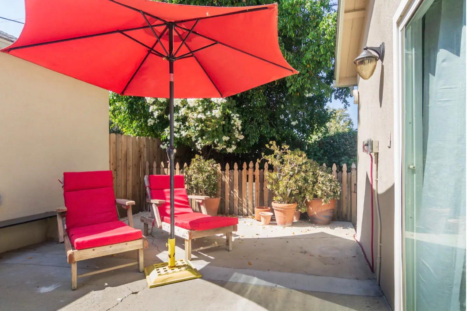 E's Classi LakeBalboa Home — photo 7