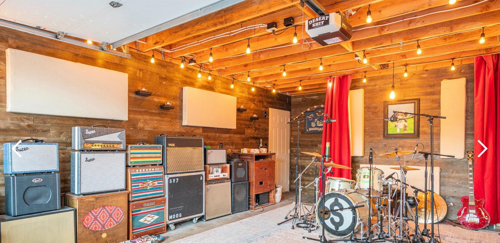E's Desert Studio — photo 11