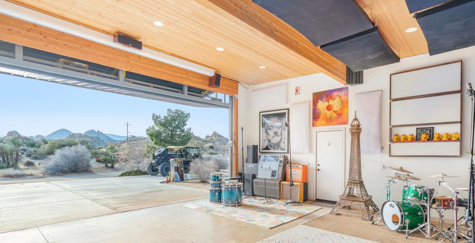 E's Desert Studio — photo 7