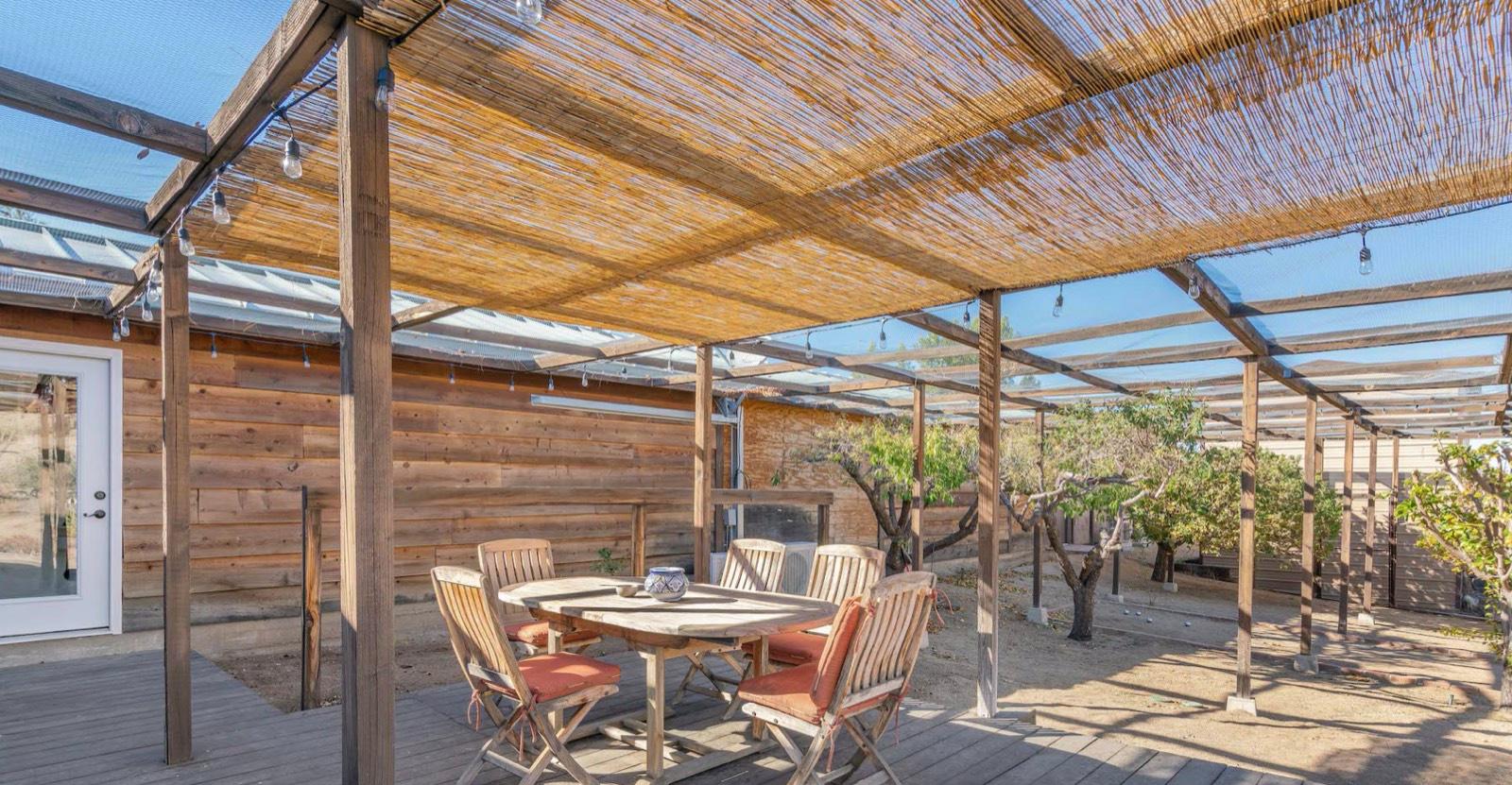 E's Desert Studio — photo 8