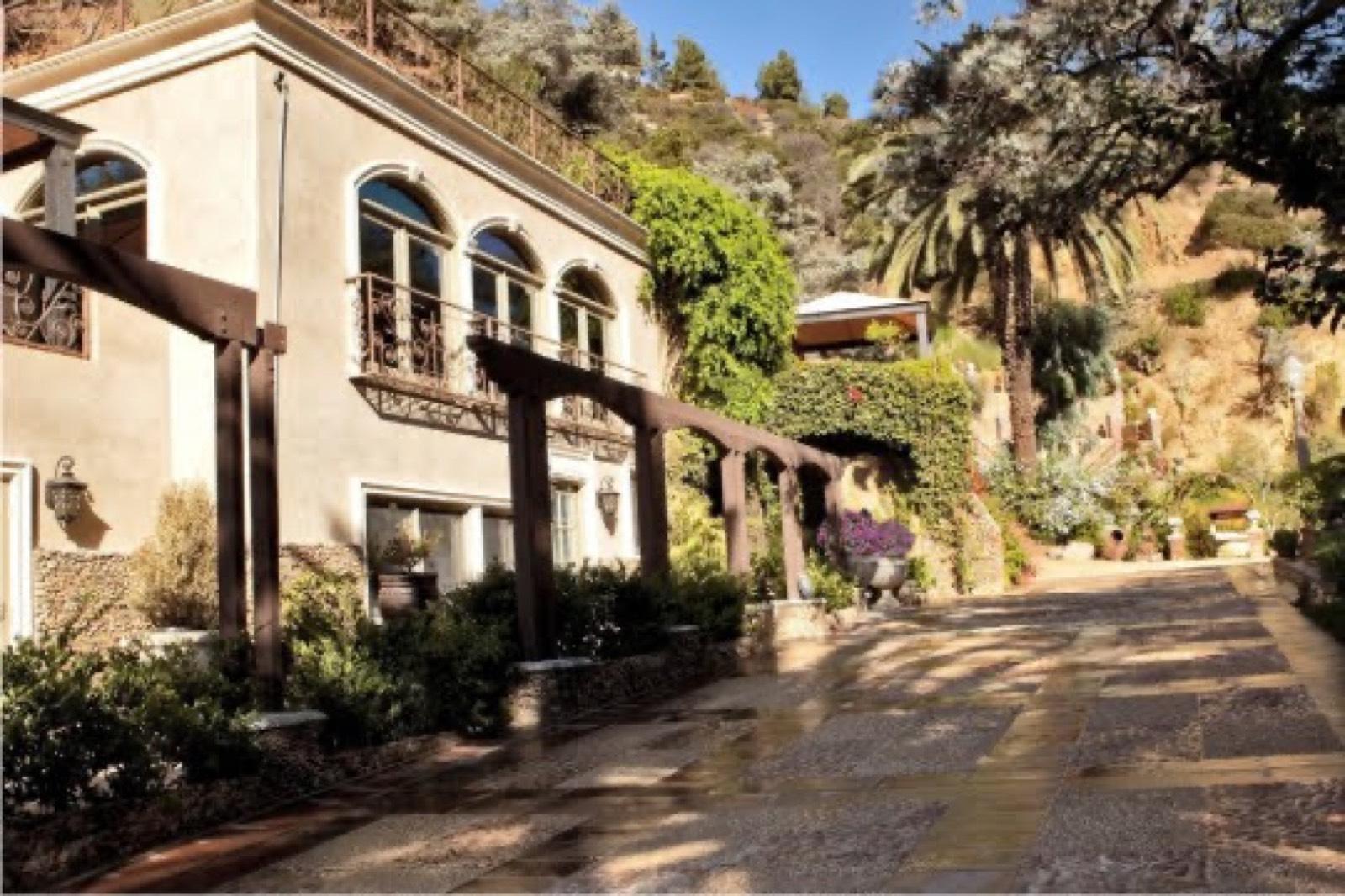 E's Mansion Estate — photo 2