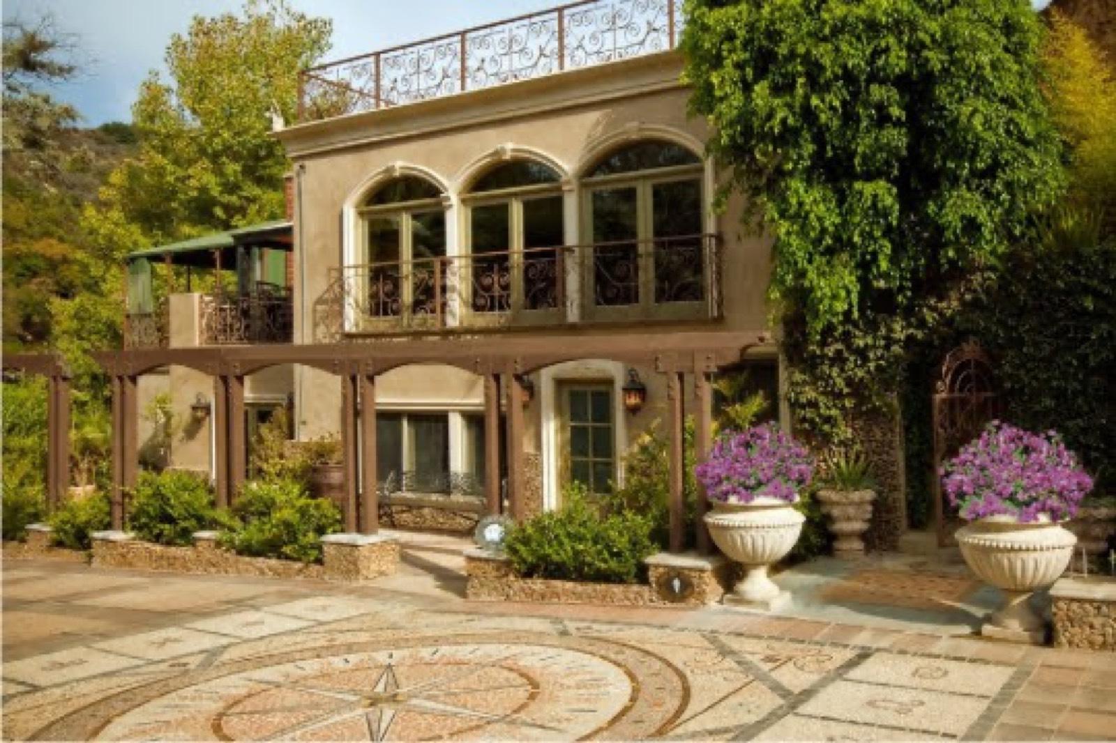 E's Mansion Estate — photo 1