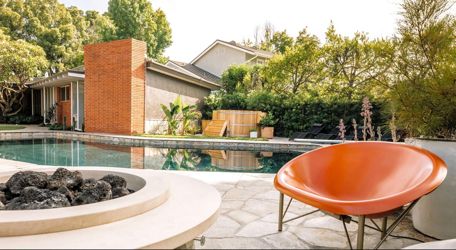 E's Midcentury Marvel Home — photo 3
