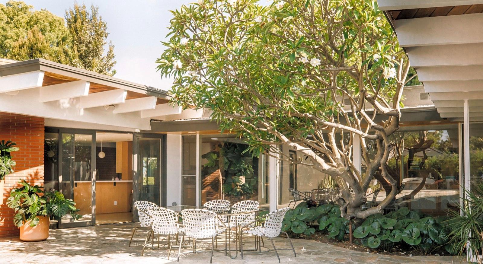 E's Midcentury Marvel Home — photo 1