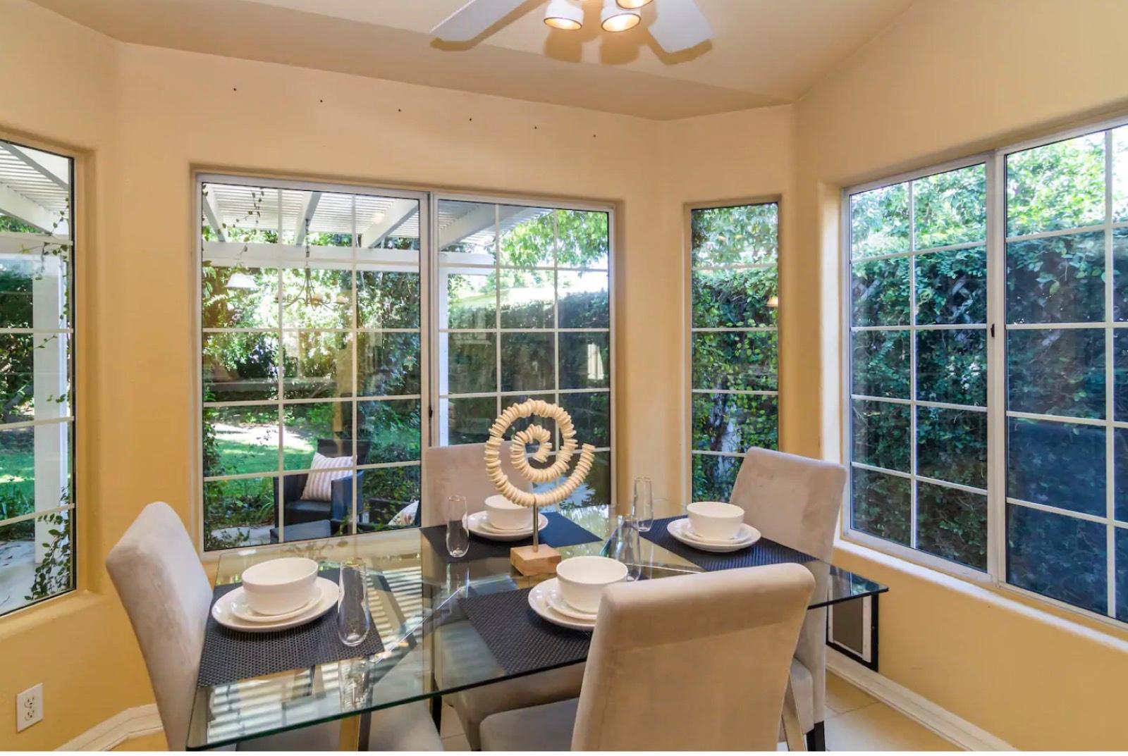 E's Sherman Oaks Cottage Home — photo 12