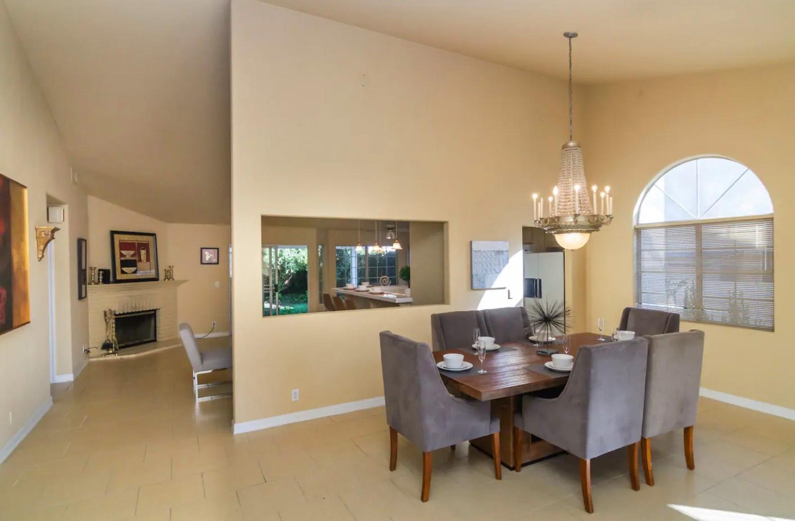 E's Sherman Oaks Cottage Home — photo 5