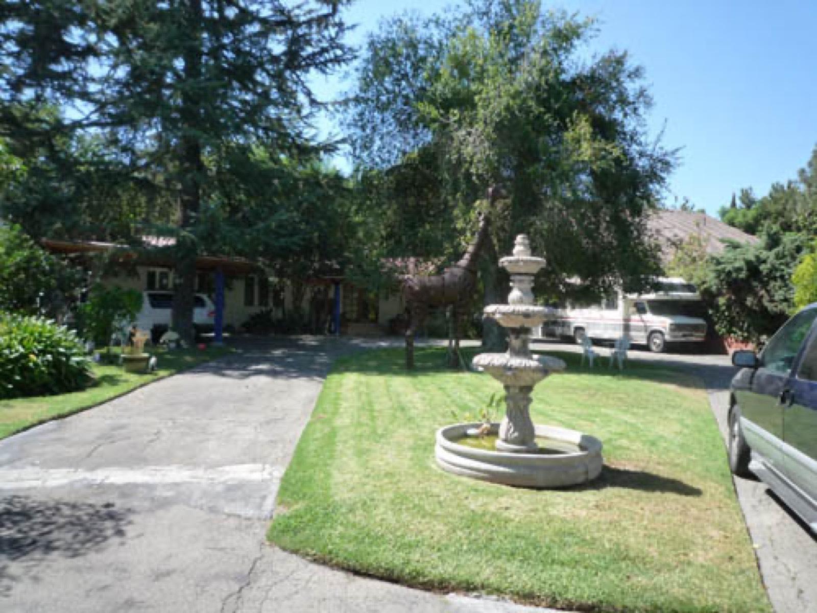 E's Toluca Lake House — photo 1