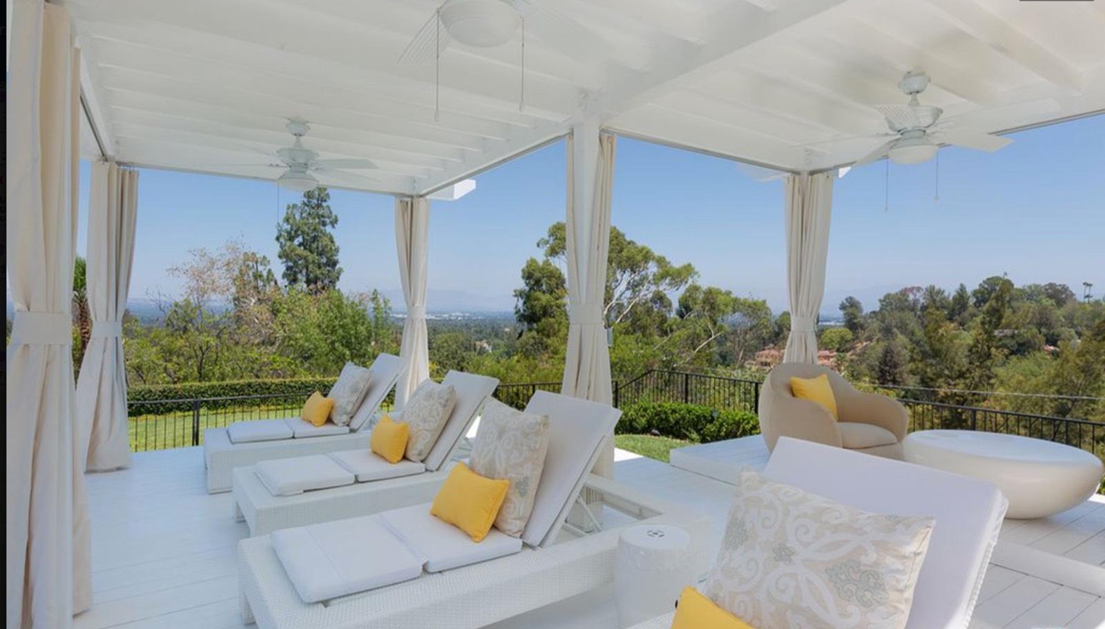 EW's Valley View Mansion — photo 10
